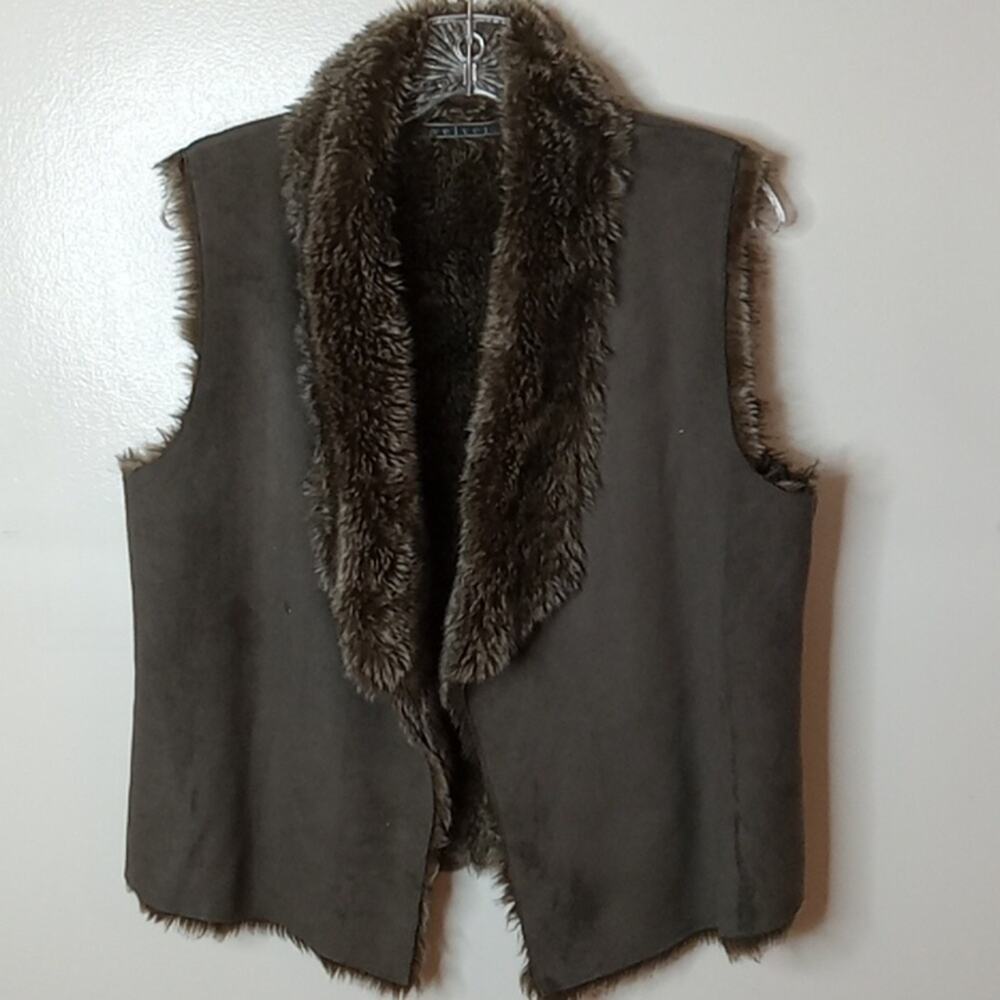 Velvet By Graham&Spencer Women's Faux Suede Fur Medium Open Vest. Festival, Y2K,
